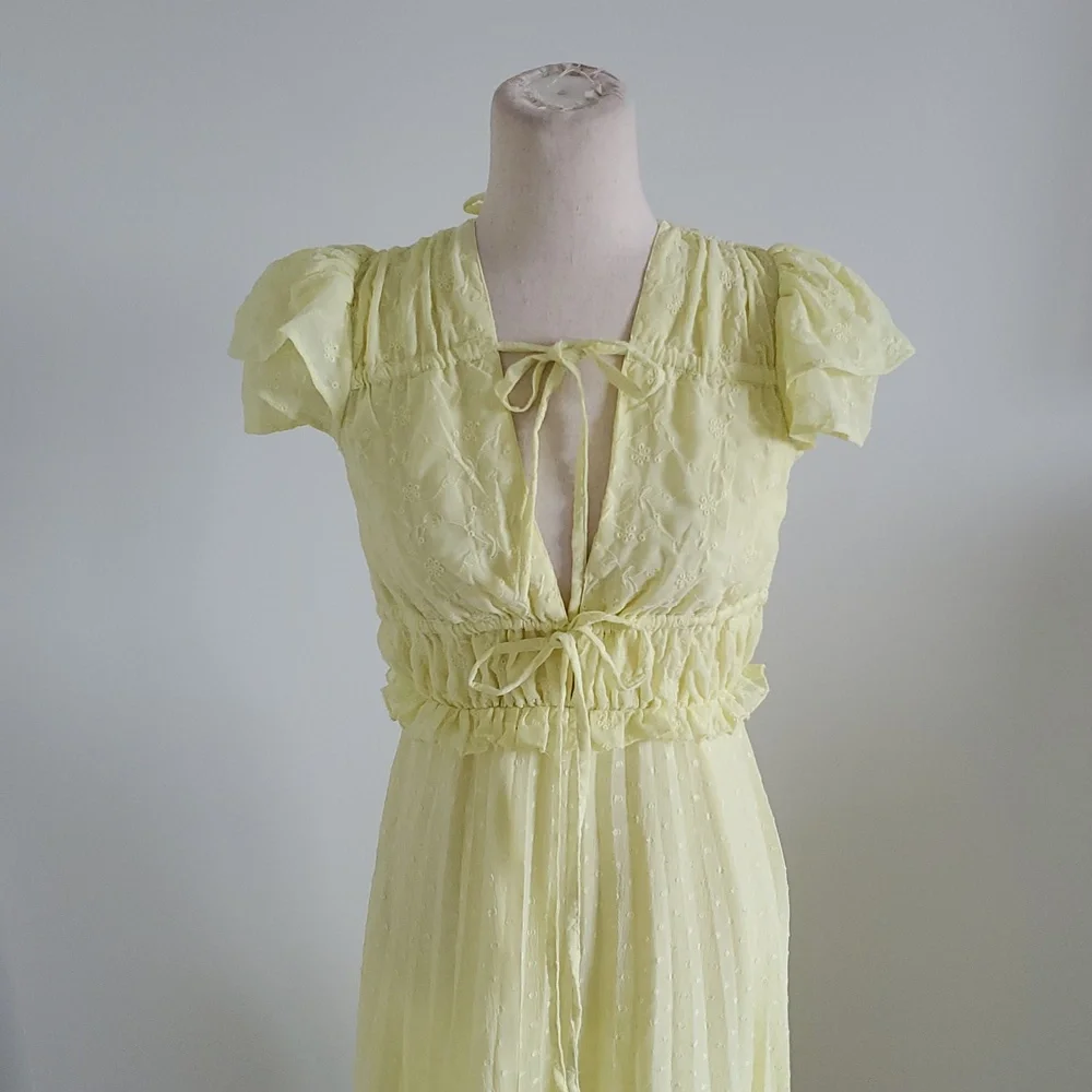 ASOS women’s Yellow midi / Maxi Dress Size 4. Like new - Picture 3 of 9